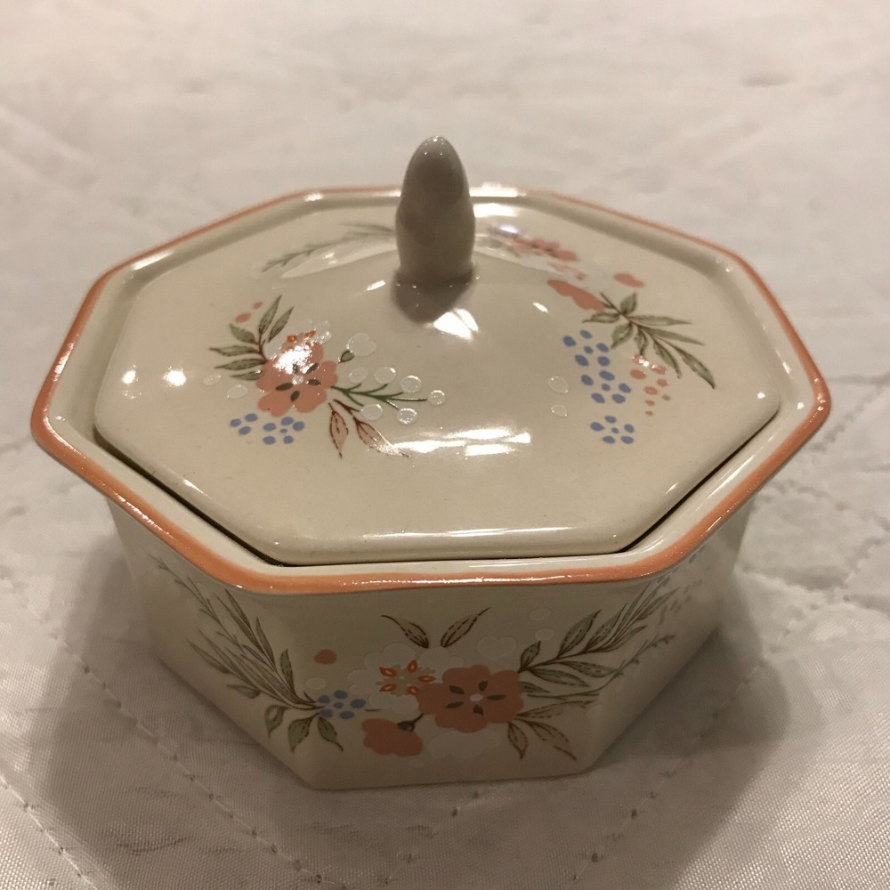 Vintage 80s St Michael Japan ceramic trinket box made in England‎